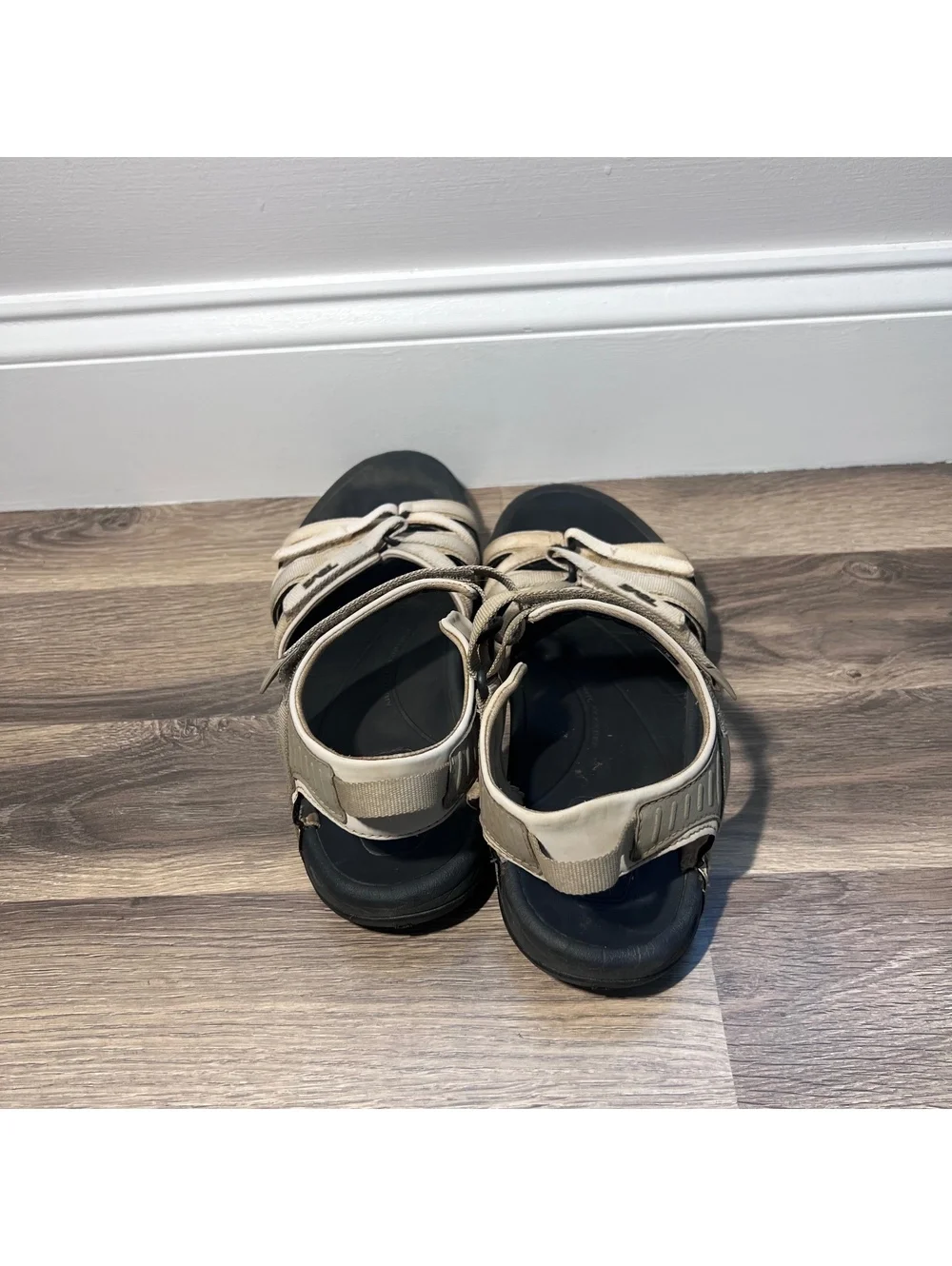 Teva beige strappy sandals women's size 9.5